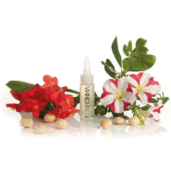 Aceite vaginal de Onna Therapy con ingredientes naturales como macadamia y aguacate.